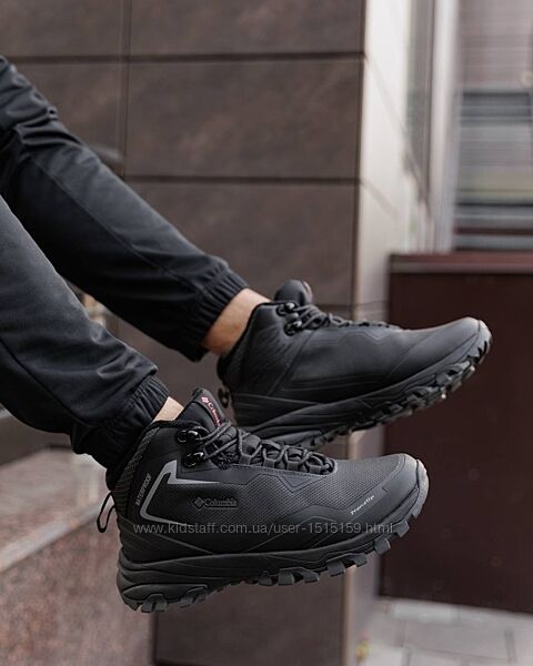 p.41, 44   Columbia Waterproof Triple Black  CL020