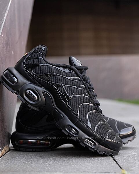 p.38-45  Nike Air Max Plus Tn Black  NK099