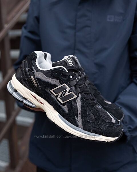 p.40  New Balance 1906D Protection Pack Black   NB056