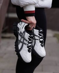 p.36-41  Asics Gel Kahana 8 Black White  AS022