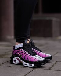 p.37-44  Nike Air Max Plus Tn Bold Berry NK188