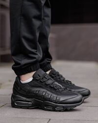 p.43, 44  Nike Air Max 95 Triple Black  NK216