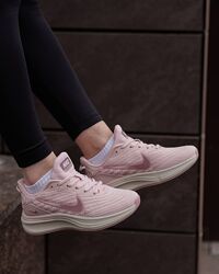 p.36-39  Nike Zoom Winflo Pink Beige NK235