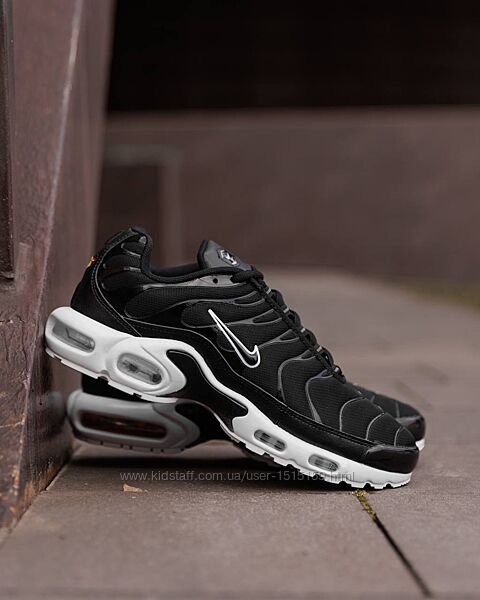 p.40-45  Nike Air Max Plus Tn Black White NK252