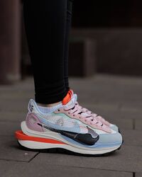 p.36  Nike x Sacai VaporWaffle Sport Pink Orange NK249