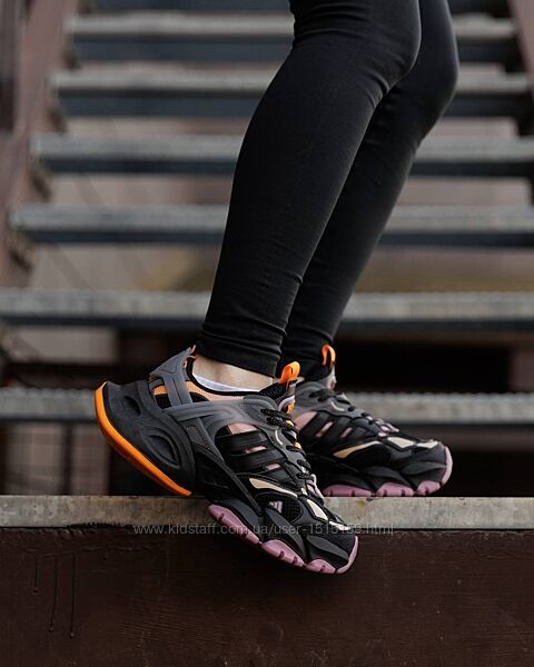 p.36   Adidas Vento XLG Black Orange Purple AD109