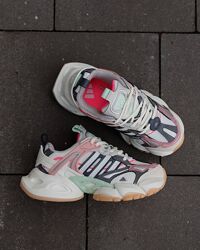 p.36-41  Adidas Vento XLG White Pink Grey  AD111