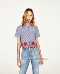Голубая рубашка Zara с вышивкой