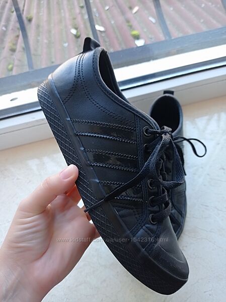 Оригінальні кросівки Adidas 39 р, 24,3 см