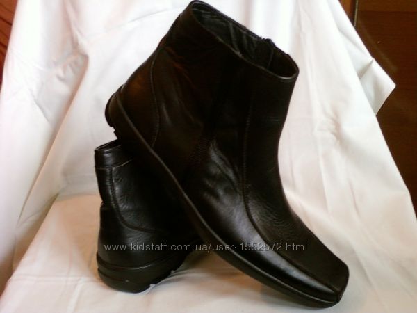 41-42 р. Ботинки сапожки кожаные, черные на низкой подошве Удобные Италия