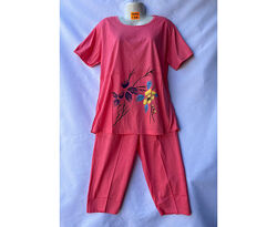 Костюми жіночі