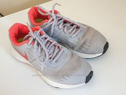 Дышащие кроссовки Nike