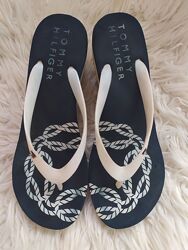 Взуття жіноче