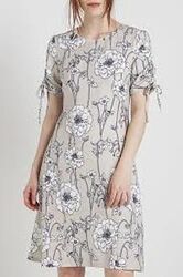 Сукня в квітковий принт BGN / M / XL