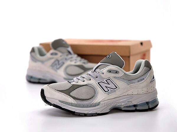 Чоловічі кросівки New Balance 2002R 41-45