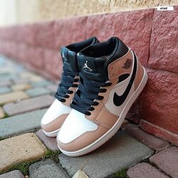 Зимові жіночі кросівки Nike Air Jordan 1 Retro 36-41