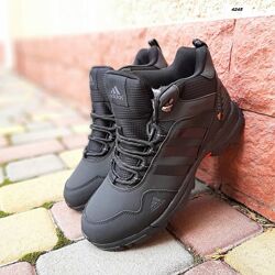 Зимові чоловічі кросівки Adidas Terrex ClimaProof Mid 41-46