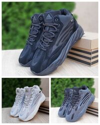 Зимові жіночі кросівки Adidas Yeezy Boost 700 37-41