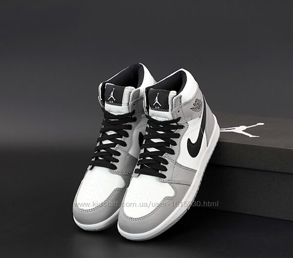 Зимові унісекс жіночі чоловічі кросівки Nike Jordan 1 Retro (36-45) Хутро Арт 13007 Виробник В´єтнам Верх Натуральна шкіра Всередині Хутро Підошва Гума Розміри: 36й, 37й, 38й, 39й, 40й, 41й, 42й, 43й, 44й, 45й