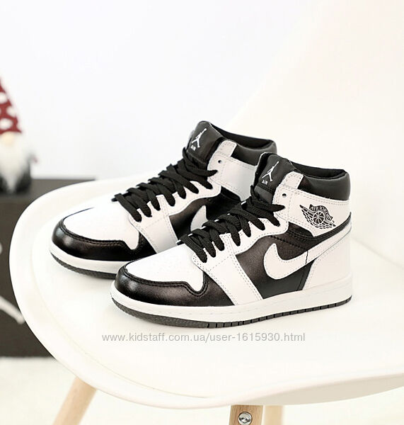 Зимові унісекс жіночі чоловічі кросівки Nike Jordan 1 Retro (36-45) Хутро Арт 13025 Виробник В´єтнам Верх Натуральна шкіра Всередині Хутро Підошва Гума Розміри: 36-45