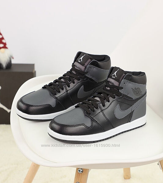 Зимові унісекс жіночі чоловічі кросівки Nike Jordan 1 Retro (36-45) Хутро Арт 13027 Виробник В´єтнам Верх Натуральна шкіра Всередині Хутро Підошва Гума Розміри: 36-45