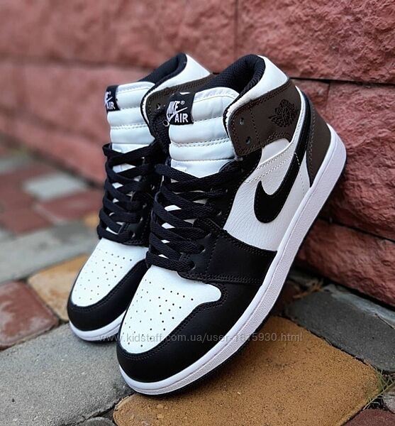 Зимові жіночі кросівки Nike Air Jordan (36-41) Хутро Арт 3772 Виробник В´єтнам Верх PU шкіра Всередині Хутро Підошва Гума Розміри 36(23см), 37й(23,5см), 38й(24см), 39й(24.5см), 40й(25,5см), 41й(26см) Ціна 1850 грн