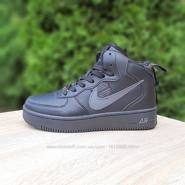 Зимові жіночі кросівки Nike Air Force 1 82 (36-41) Арт 3849 Виробник В´єтнам Верх Шкіра Всередині Хутро Підошва Гума Розміри 36й(22,5см), 37й(23см), 38й(23,5см), 39й(24см), 40й(25см), 41й(25,5см)