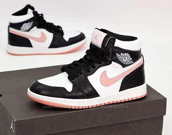 Зимові жіночі кросівки Nike Air Jordan 1 Retro (36-41) Хутро Арт 14194 Виробник В´єтнам Верх Шкіра Всередині Хутро Підошва Гума Розміри: 36(23см), 37(23.5см), 38(24см), 39(25см), 40(25.5см), 41(26см)