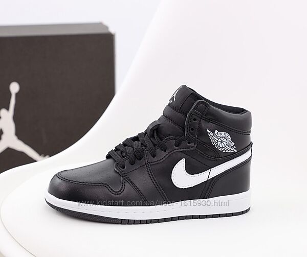 Зимові унісекс жіночі чоловічі кросівки Nike Jordan 1 Retro (36-45) Хутро Арт 13026 Виробник В´єтнам Верх Натуральна шкіра Всередині Хутро Підошва Гума Розміри: 36-45