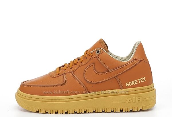 Демісезонні чоловічі кросівки Nike Air Force 1 Luxe Gore-Tex (41-45) Арт 14464 Виробник В´єтнам Верх Шкіра Всередині Термо Підошва Гума Розміри: 41й(26см), 42й(26,5см), 43й(27,5см), 44й(28см), 45й(28,5см)