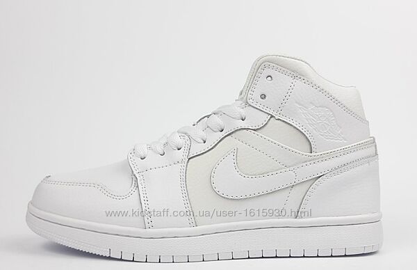 Зимові жіночі кросівки Nike Air Jordan 1 (36-41) Арт 3991 Виробник В´єтнам Верх Шкіра Всередині Хутро Підошва Гума Розміри 36й(22,5см), 37й(23см), 38й(23,5см), 39й(24,5см), 40й(25см), 41й(25,5см) Маломірні