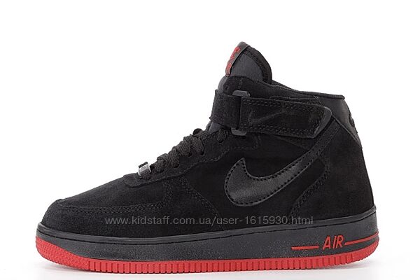 Зимові чоловічі кросівки Nike Air Force (41-45) ХУТРО Арт 12362 Виробник В´єтнам Верх Замш Всередині Хутро Підошва Поліуретан Розміри: 41(26.5см). 42(27см). 43(27.5см). 44(28см). 45(29см)