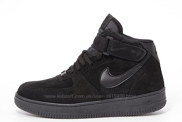 Зимові чоловічі кросівки Nike Air Force (41-45) ХУТРО Арт 12364 Виробник В´єтнам Верх Замш Всередині Хутро Підошва Поліуретан Розміри: 41(26.5см). 42(27см). 43(27.5см). 44(28см). 45(29см)