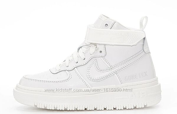 Зимові жіночі кросівки Nike Air Force 1 Luxe Gore-Tex (36-40) Арт 14491 Виробник В´єтнам Верх Шкіра Всередині Хутро Підошва Гума Розміри: 36й(23см), 37й(23,5см), 38й(24см), 39й(24,5см), 40й(25,5см)
