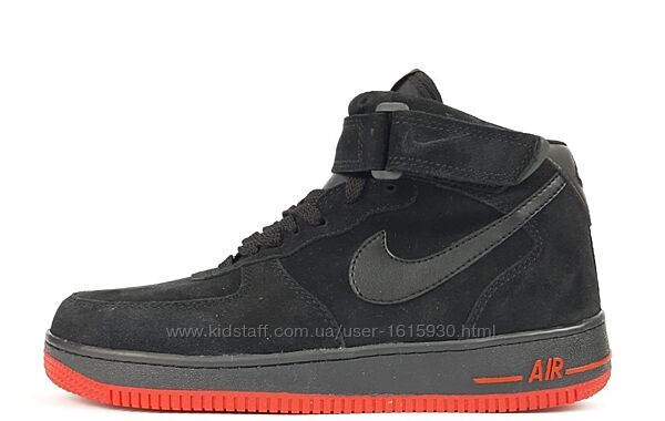 Зимові чоловічі кросівки Nike Air Force 1 (41-45) Арт 4071 Виробник В´єтнам Верх Замш Всередині Хутро Підошва Гума Розміри 41й(26см), 42й(26,5см), 43й(27,5см), 44й(28см), 45й(28,5см)