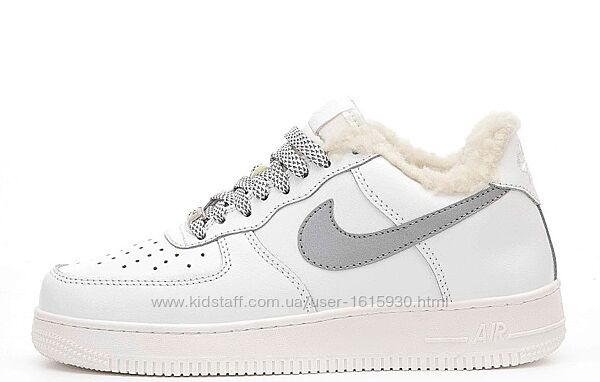 Зимові унісекс чоловічі жіночі кросівки Nike Air Force (36-45) ХУТРО РЕФЛЕКТИВНІ Арт 12358 Виробник В´єтнам Верх Шкіра Всередині Хутро Підошва Поліуретан Розміри: 36, 37, 38, 39, 40, 41, 42, 43, 44, 45