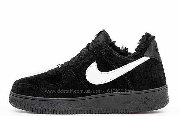 Зимові чоловічі кросівки Nike Air Force (40-45) ХУТРО Арт 13003 Виробник В´єтнам Верх Натуральна замша Всередині Хутро Підошва Гума Розміри: 40й(25,5см), 41й(26см), 42й(26.5см), 43й(27,5см), 44й(28см), 45й(28,5см)