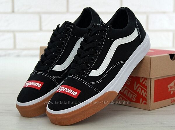 Чоловічі кеди Vans Old Skool (40-45) Арт 11552 Виробник Китай Верх Бавовна Підошва Гума Розміри: 7,5 = 25,5cm 8 = 25,8cm 8,5 = 26cm 9 = 26,5cm 9,5 = 27cm 10 = 27,5cm 10,5 = 28cm 11 = 28,5-29cm