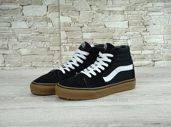 Чоловічі кеди Vans SK8-Hi (40-45) Арт 11056 Виробник Китай Верх Замш/Текстиль Підошва Гума Розміри: 7,5 - 25,5cm 8 - 25,8cm 8,5 - 26cm 9 - 26,5cm 9,5 - 27cm 10 - 27,5cm 10,5 - 28cm 11 - 28,5-29cm