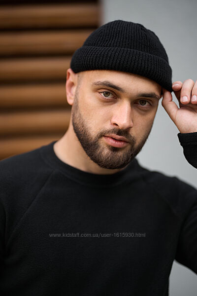 Шапка унісекс трикотаж коротка Арт 1857703607 - Універсальна унісекс модель - Чудово підійде як під спортивну куртку, так і під casual образ - Склад: 50% вовна/50% акрил - Машинна в´язка Розмір універсальний