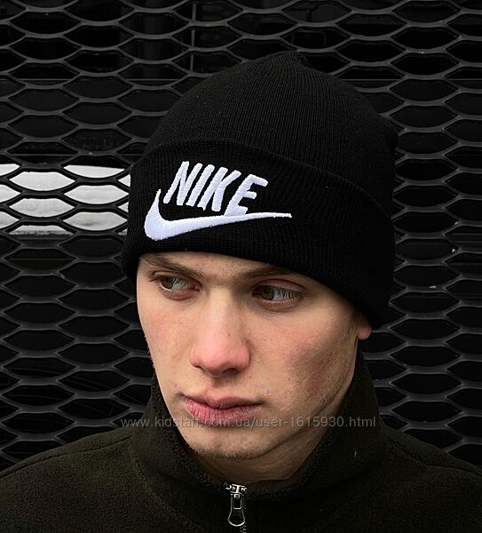 Шапка унісекс Nike трикотаж - Універсальна унісекс модель - чудово підійде як під спортивну куртку, так і під casual образ - склад: 50% вовна / 50% акрил - логотип вишитий - Машинна в´язка Розмір універсальний