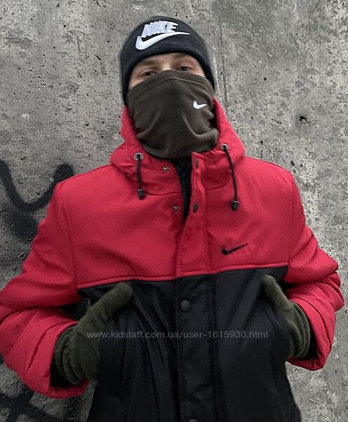 Комплект Nike Шапка/Баф/Рукавички Шапка: - Унісекс модель - Cклад: 50% вовна/50% акріл - Логотип вишит Баф: - Матеріал: фліс - Логотип - вишит - Розмір 23*25 см Рукавички: - Матеріал: фліс Розмір - універсальний