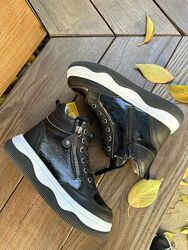 Демісезонні спортивні ботінки натуральна шкіра р.32-36