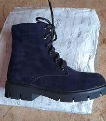 Ботинки зимние женск.  замша натур. на 36 р.