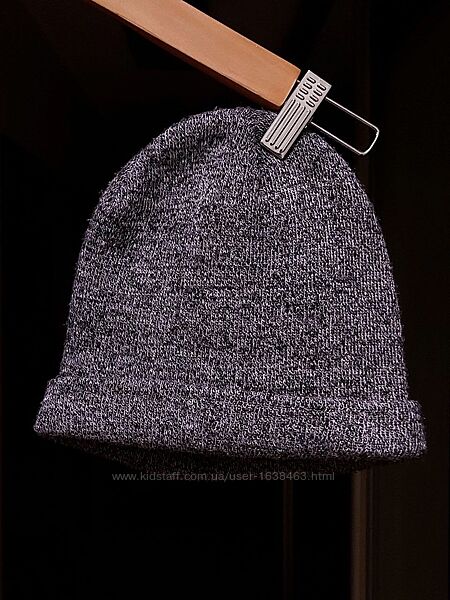 Продам женскую шапку фирмы Bershka серого цвета размер 54-56 см