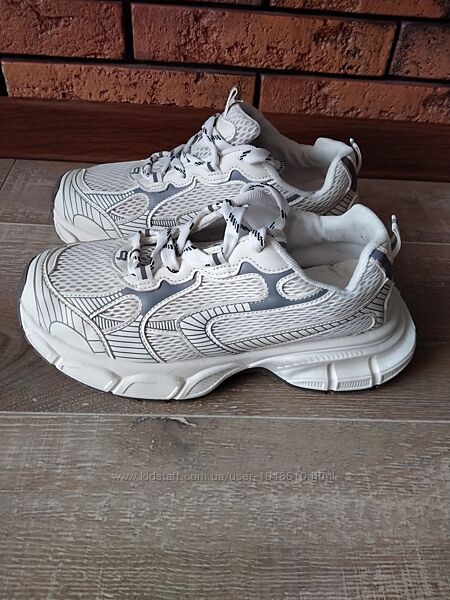 Жіночі кросівки хамелеони