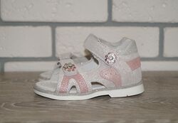 Босоніжки для дівчинки