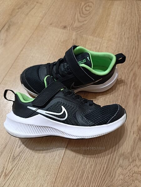 Оригінальні кросівки Nike Air 28 р 18.5 см