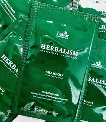 Слабокислотний трав&acuteяний шампунь з амінокислотами Lador Herbalism Shampoo 