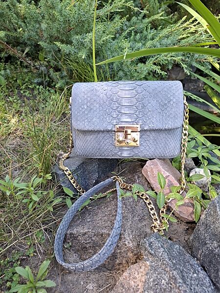 Новинка. Очень красивая сумочка из премиум кожи питона бархат 